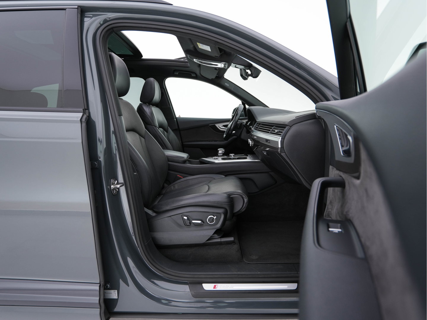 Audi SQ7 4.0 TDI Quattro Pro Line + Aut. *PANO | LEATHER | FULL-LED | DIGI-COCKPIT | BOSE-SOUND | KEYLESS | CAMERA | NAVI-FULLMAP | HEATED/VENTILATED-COMFORTSEATS | SHIFT-PADDLES | CARBON-INLAY | ECC | ADAPTIVE-CRUISE |