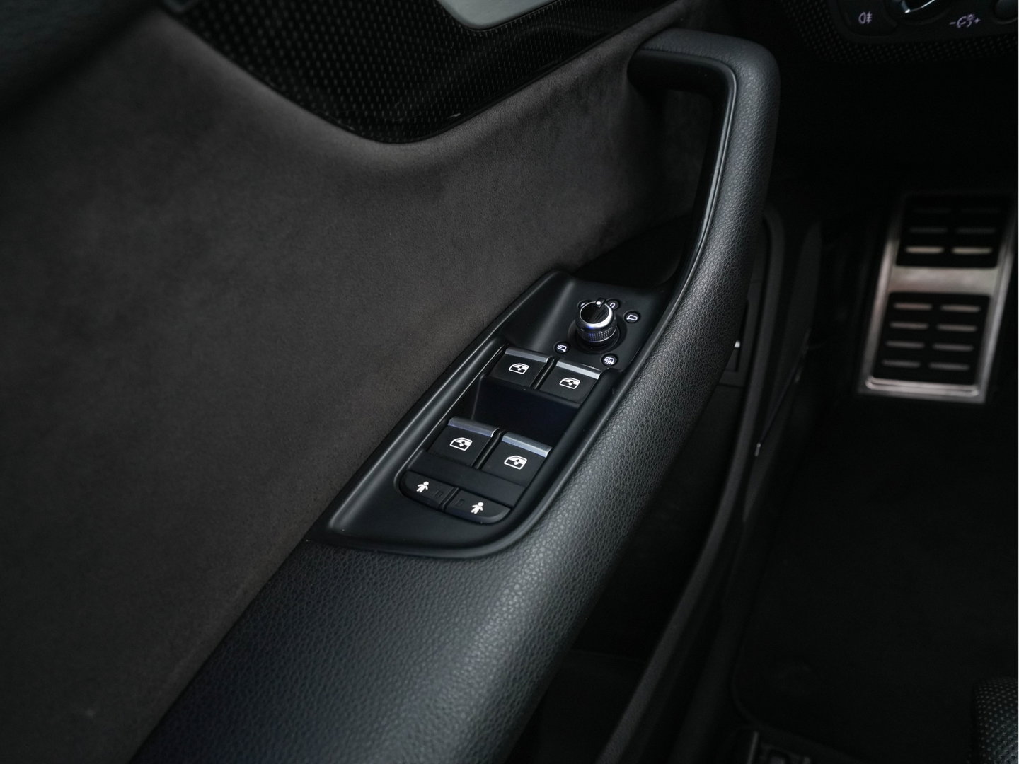 Audi SQ7 4.0 TDI Quattro Pro Line + Aut. *PANO | LEATHER | FULL-LED | DIGI-COCKPIT | BOSE-SOUND | KEYLESS | CAMERA | NAVI-FULLMAP | HEATED/VENTILATED-COMFORTSEATS | SHIFT-PADDLES | CARBON-INLAY | ECC | ADAPTIVE-CRUISE |