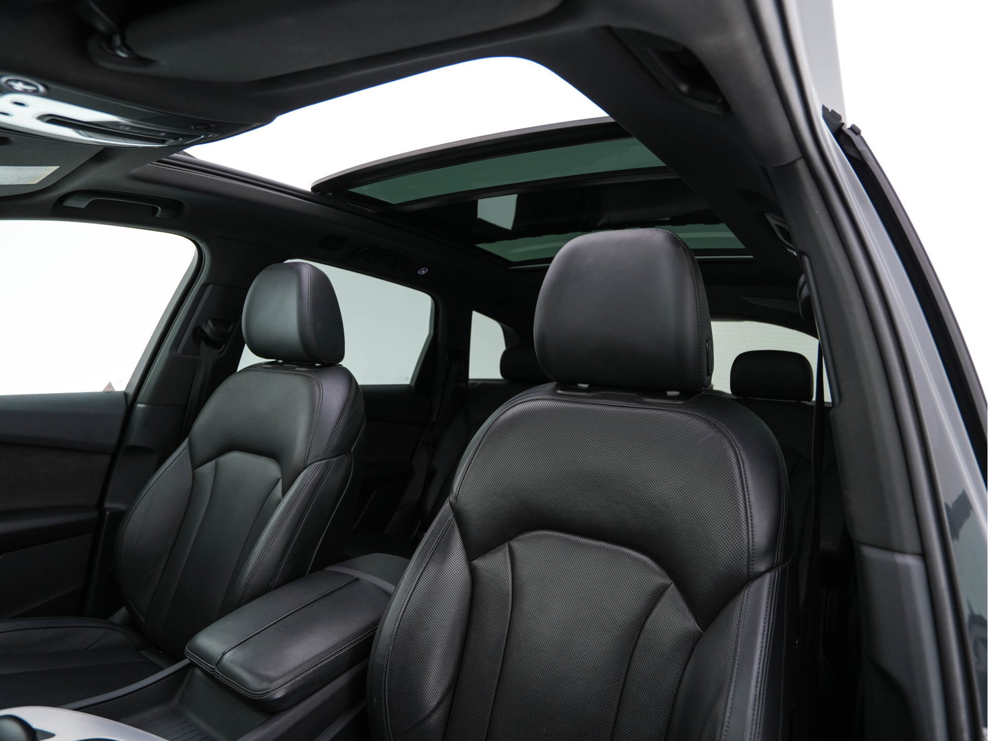 Audi SQ7 4.0 TDI Quattro Pro Line + Aut. *PANO | LEATHER | FULL-LED | DIGI-COCKPIT | BOSE-SOUND | KEYLESS | CAMERA | NAVI-FULLMAP | HEATED/VENTILATED-COMFORTSEATS | SHIFT-PADDLES | CARBON-INLAY | ECC | ADAPTIVE-CRUISE |