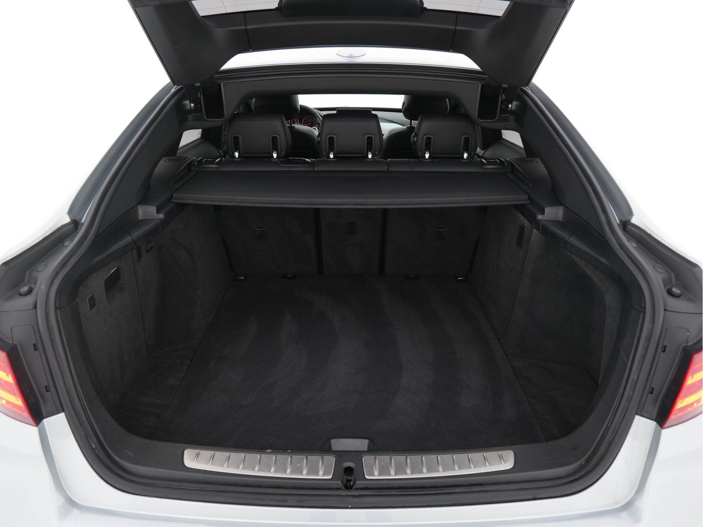 BMW 3-serie Gran Turismo 320i M-Sportpack High Executive Aut. *PANO | XENON | LEATHER | HEATED-SPORTSEATS | SHIFT-PADDLES | PRIVACY-GLASS | NAVI-FULLMAP | ECC | PDC | CRUISE | 19''ALU*