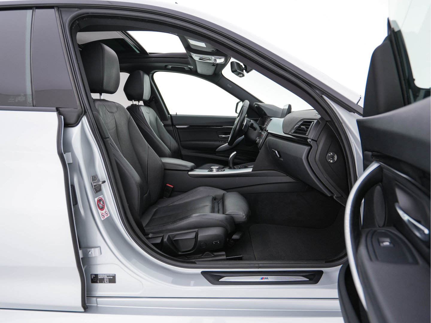 BMW 3-serie Gran Turismo 320i M-Sportpack High Executive Aut. *PANO | XENON | LEATHER | HEATED-SPORTSEATS | SHIFT-PADDLES | PRIVACY-GLASS | NAVI-FULLMAP | ECC | PDC | CRUISE | 19''ALU*