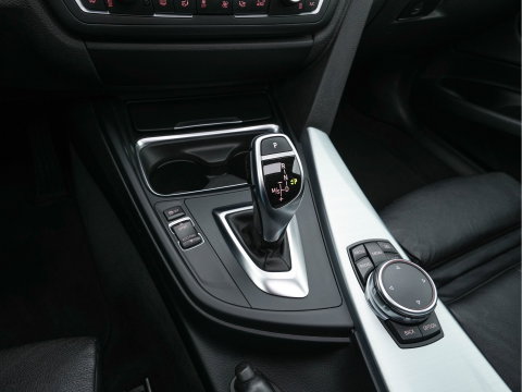 BMW 3-serie Gran Turismo 320i M-Sportpack High Executive Aut. *PANO | XENON | LEATHER | HEATED-SPORTSEATS | SHIFT-PADDLES | PRIVACY-GLASS | NAVI-FULLMAP | ECC | PDC | CRUISE | 19''ALU*