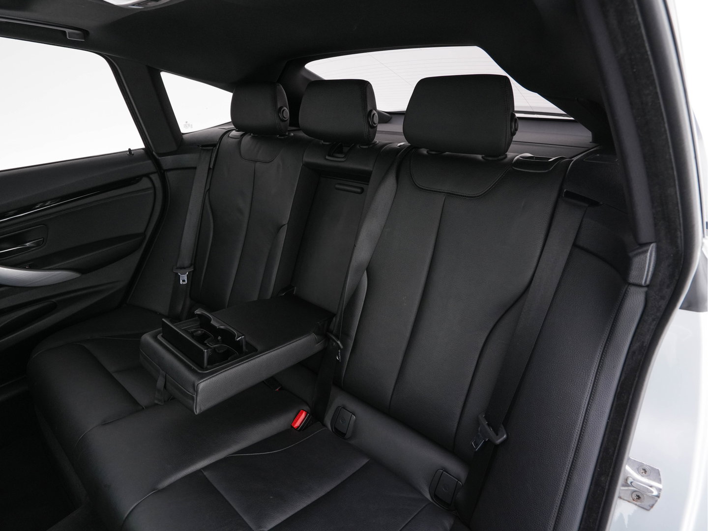 BMW 3-serie Gran Turismo 320i M-Sportpack High Executive Aut. *PANO | XENON | LEATHER | HEATED-SPORTSEATS | SHIFT-PADDLES | PRIVACY-GLASS | NAVI-FULLMAP | ECC | PDC | CRUISE | 19''ALU*