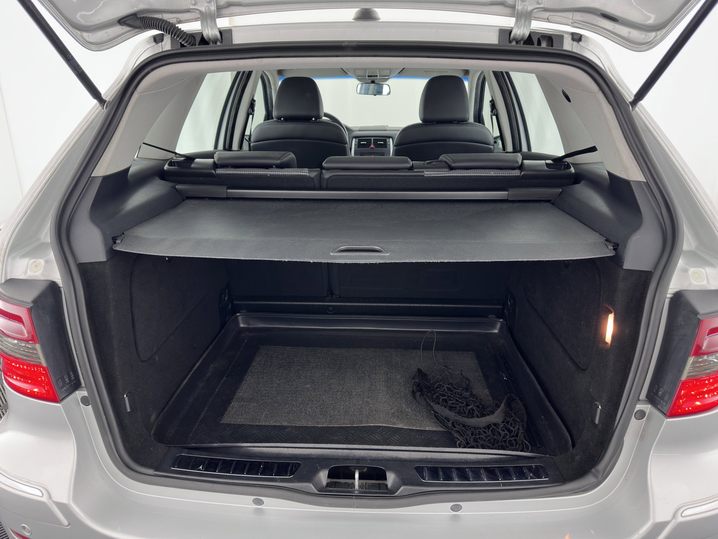 Mercedes-Benz B-Klasse 180 CDI Aut. *LEATHER-FABRIC | AIRCO | CRUISE | COMFORT-SEATS | TOWBAR | 17''ALU*