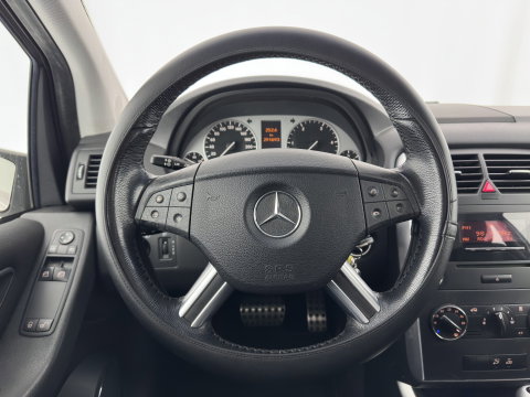 Mercedes-Benz B-Klasse 180 CDI Aut. *LEATHER-FABRIC | AIRCO | CRUISE | COMFORT-SEATS | TOWBAR | 17''ALU*