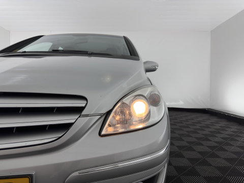 Mercedes-Benz B-Klasse 180 CDI Aut. *LEATHER-FABRIC | AIRCO | CRUISE | COMFORT-SEATS | TOWBAR | 17''ALU*