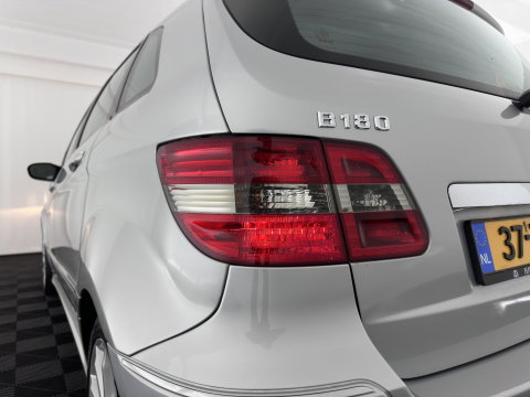 Mercedes-Benz B-Klasse 180 CDI Aut. *LEATHER-FABRIC | AIRCO | CRUISE | COMFORT-SEATS | TOWBAR | 17''ALU*