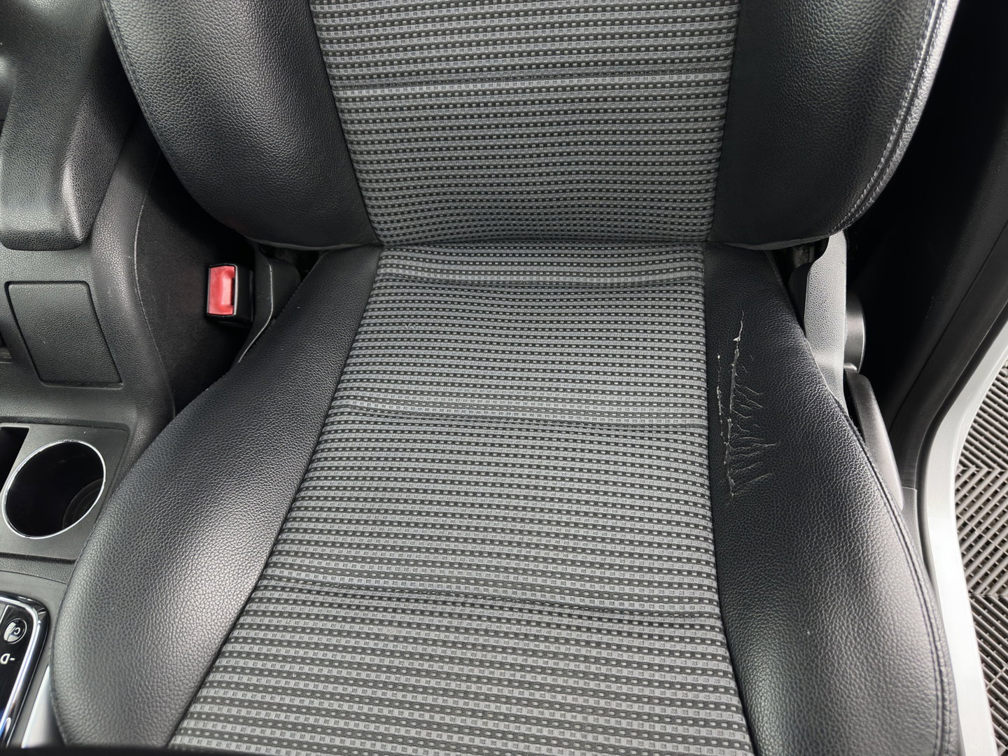 Mercedes-Benz B-Klasse 180 CDI Aut. *LEATHER-FABRIC | AIRCO | CRUISE | COMFORT-SEATS | TOWBAR | 17''ALU*