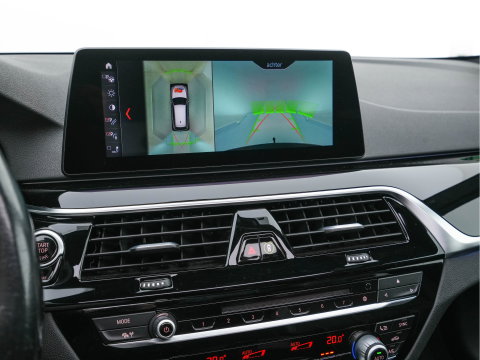 BMW 5 Serie Touring 530d Sportline High Executive Aut. *PANO | LEATHER | FULL-LED | MEMORY-PACK | TOP-VIEW | HEATED-COMFORTSEATS | NAVI-FULLMAP | PRIVACY-GLASS | AMBIENT-LIGHT | ECC | CARPLAY | PDC | TOWBAR | SHIFT-PADDLES | 20"ALU*