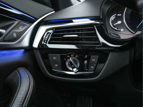BMW 5 Serie Touring 530d Sportline High Executive Aut. *PANO | LEATHER | FULL-LED | MEMORY-PACK | TOP-VIEW | HEATED-COMFORTSEATS | NAVI-FULLMAP | PRIVACY-GLASS | AMBIENT-LIGHT | ECC | CARPLAY | PDC | TOWBAR | SHIFT-PADDLES | 20"ALU*
