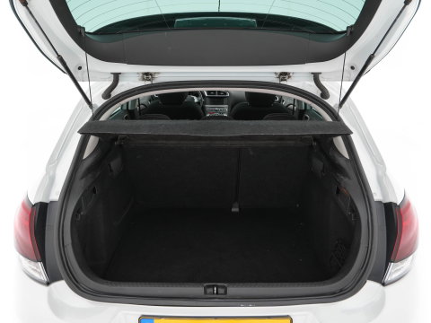 Citroën C4 1.6 BlueHDi Feel *PANO | SPORT-SEATS | PDC | PRIVACY-GLASS | ECC | CRUISE | TOWBAR*