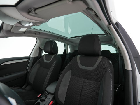 Citroën C4 1.6 BlueHDi Feel *PANO | SPORT-SEATS | PDC | PRIVACY-GLASS | ECC | CRUISE | TOWBAR*