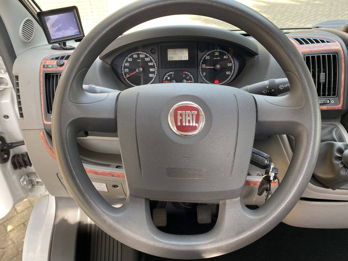Pilote P730XLC Fiat Queensbed*1.90x1.40* *AIRCO | CAMERA | PANO | QUEENSBED | AUDIO | TV | WC | DOUCHE | LUIFEL*