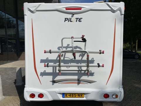Pilote P730XLC Fiat Queensbed*1.90x1.40* *AIRCO | CAMERA | PANO | QUEENSBED | AUDIO | TV | WC | DOUCHE | LUIFEL*