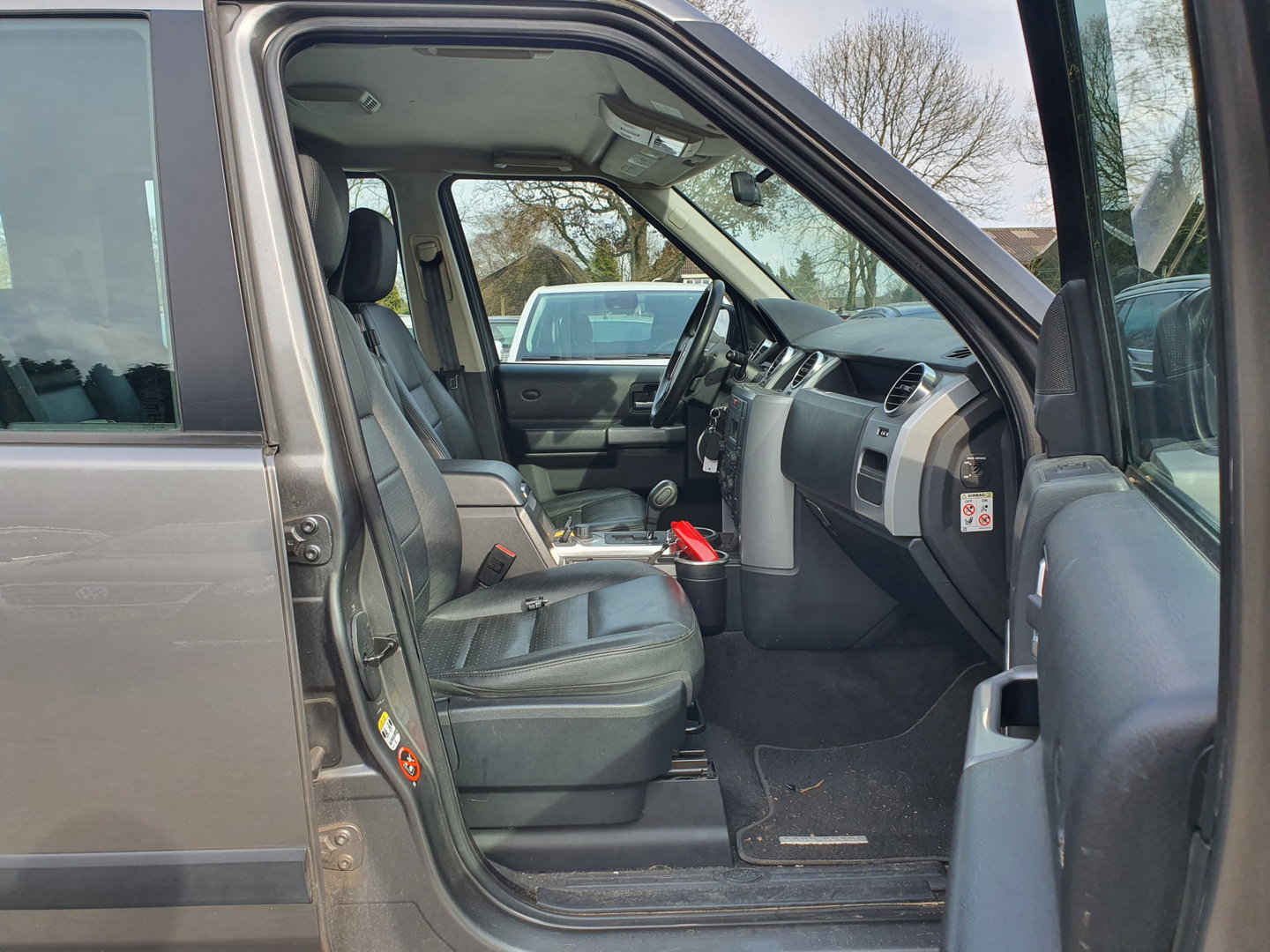 Land Rover Discovery 2.7 TdV6 SE Climate-Pack [⚠️## ENGINE BROKEN ##] Aut. *NAVI-FULLMAP | HARMAN/KARDON-AUDIO | WINDSOR-LUXURY-LEATHER | ELECTRIC-WINCH | ECC | AIR-SUSPENSION | PDC | CRUISE | COMFORT-SEATS | 18"ALU* ! LEES DE ADVERTENTIE GOED !