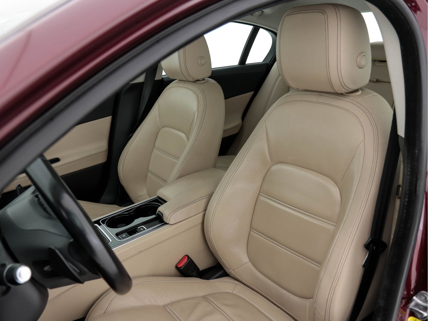 Jaguar XE 2.0 D Portfolio (INCL-BTW) Aut. *LEATHER | NAVI-FULLMAP | BI-XENON | CAMERA | ECC | COMFORT-SEATS | SHIFTPADDLES | PDC | JAGUAR-AUDIO | CRUISE | LANE-ASSIST | TOWBAR | 18"ALU*