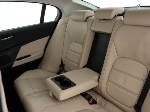 Jaguar XE 2.0 D Portfolio (INCL-BTW) Aut. *LEATHER | NAVI-FULLMAP | BI-XENON | CAMERA | ECC | COMFORT-SEATS | SHIFTPADDLES | PDC | JAGUAR-AUDIO | CRUISE | LANE-ASSIST | TOWBAR | 18"ALU*