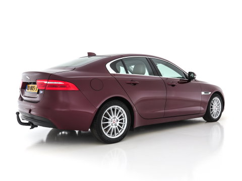 Jaguar XE 2.0 D Portfolio (INCL-BTW) Aut. *LEATHER | NAVI-FULLMAP | BI-XENON | CAMERA | ECC | COMFORT-SEATS | SHIFTPADDLES | PDC | JAGUAR-AUDIO | CRUISE | LANE-ASSIST | TOWBAR | 18"ALU*