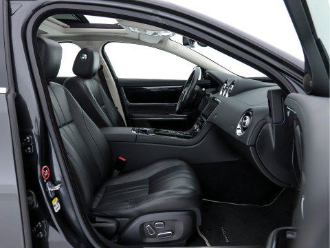 Jaguar XJ 3.0 V6D Portfolio Long (INCL-BTW) Aut. *PANO | LEATHER  | BI-XENON | MERIDIAN-AUDIO | MEMORY-PACK | KEYLESS | CAMERA | ECC | HEATED-COMFORTSEATS | PDC | NAVI-FULLMAP | SHIFT-PADDLES | CRUISE | 19"ALU*