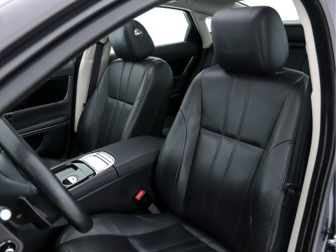 Jaguar XJ 3.0 V6D Portfolio Long (INCL-BTW) Aut. *PANO | LEATHER  | BI-XENON | MERIDIAN-AUDIO | MEMORY-PACK | KEYLESS | CAMERA | ECC | HEATED-COMFORTSEATS | PDC | NAVI-FULLMAP | SHIFT-PADDLES | CRUISE | 19"ALU*