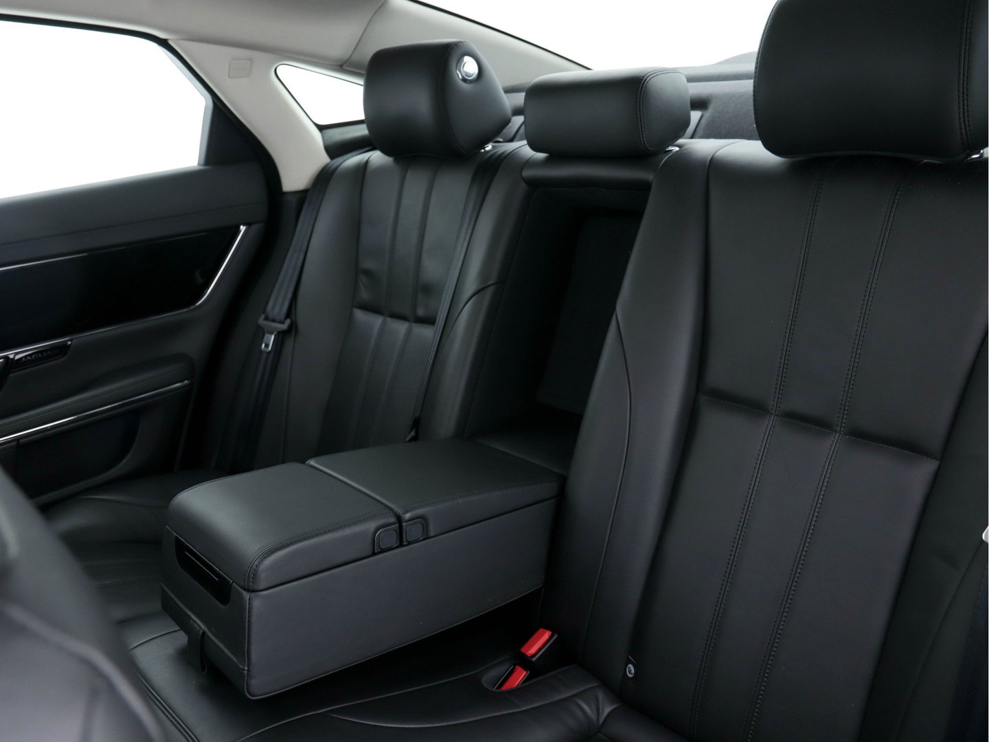 Jaguar XJ 3.0 V6D Portfolio Long (INCL-BTW) Aut. *PANO | LEATHER  | BI-XENON | MERIDIAN-AUDIO | MEMORY-PACK | KEYLESS | CAMERA | ECC | HEATED-COMFORTSEATS | PDC | NAVI-FULLMAP | SHIFT-PADDLES | CRUISE | 19"ALU*
