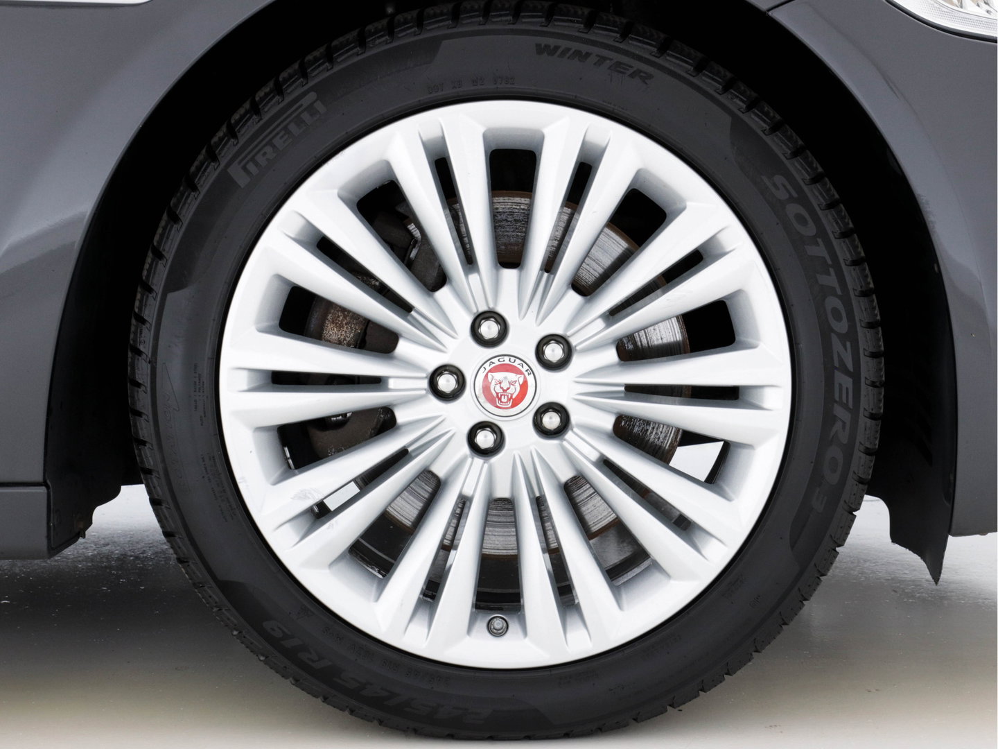 Jaguar XJ 3.0 V6D Portfolio Long (INCL-BTW) Aut. *PANO | LEATHER  | BI-XENON | MERIDIAN-AUDIO | MEMORY-PACK | KEYLESS | CAMERA | ECC | HEATED-COMFORTSEATS | PDC | NAVI-FULLMAP | SHIFT-PADDLES | CRUISE | 19"ALU*