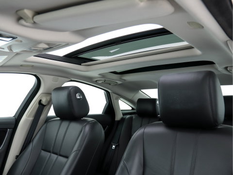 Jaguar XJ 3.0 V6D Portfolio Long (INCL-BTW) Aut. *PANO | LEATHER  | BI-XENON | MERIDIAN-AUDIO | MEMORY-PACK | KEYLESS | CAMERA | ECC | HEATED-COMFORTSEATS | PDC | NAVI-FULLMAP | SHIFT-PADDLES | CRUISE | 19"ALU*