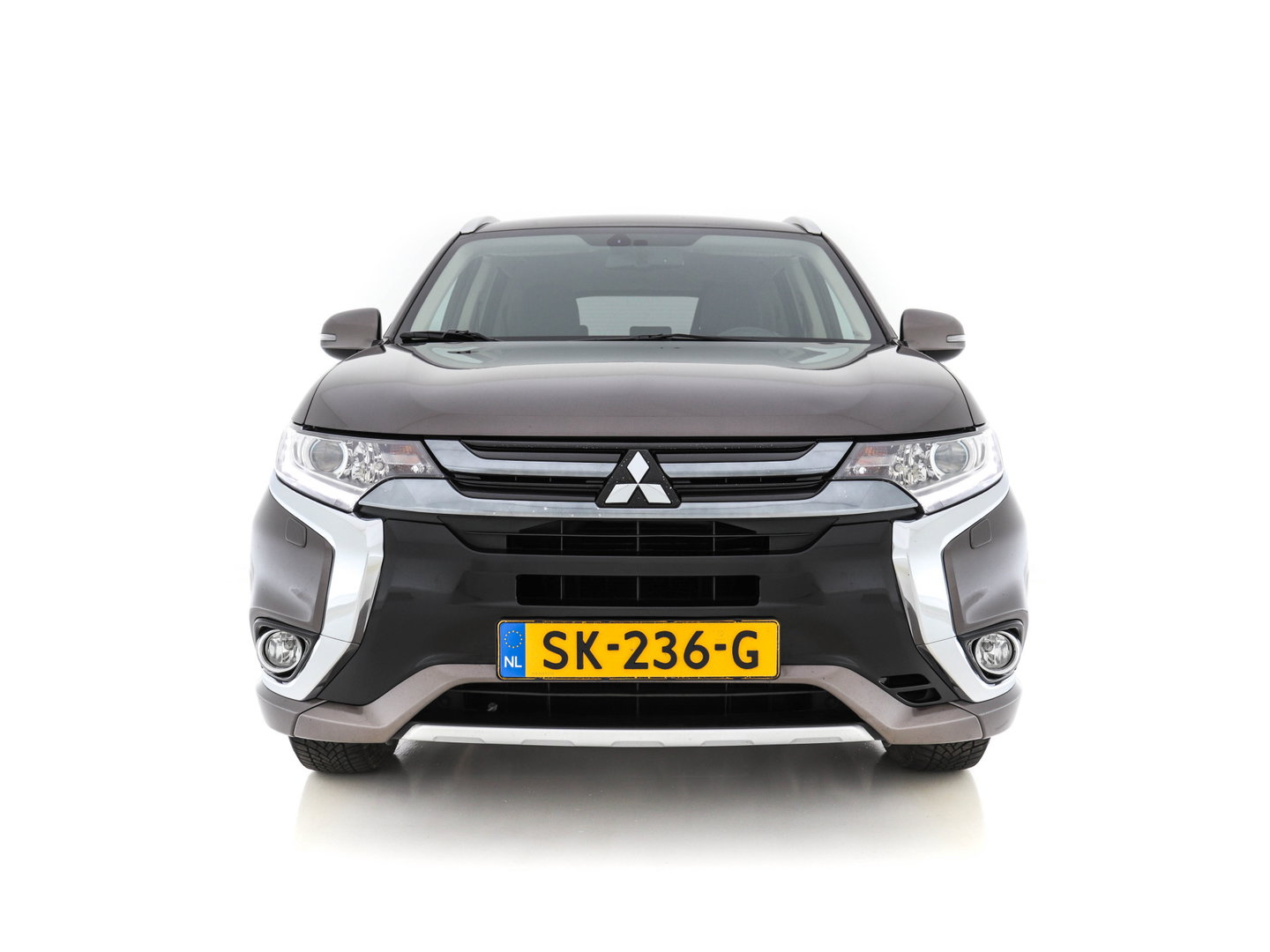 Mitsubishi Outlander 2.0 AWD (Plug-In) (INCL-BTW) Aut.*LEATHER-ALCANTARA | NAVI-FULLMAP | KEYLESS | DAB | CAMERA | ECC | CRUISE | CARPLAY | PRIVACY-GLASS | TOWBAR | SHIFTPADDLES | 16"ALU*
