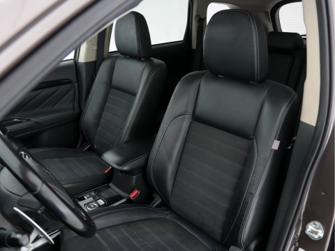 Mitsubishi Outlander 2.0 AWD (Plug-In) (INCL-BTW) Aut.*LEATHER-ALCANTARA | NAVI-FULLMAP | KEYLESS | DAB | CAMERA | ECC | CRUISE | CARPLAY | PRIVACY-GLASS | TOWBAR | SHIFTPADDLES | 16"ALU*