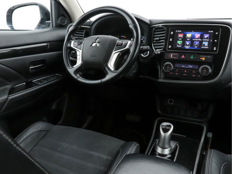 Mitsubishi Outlander 2.0 AWD (Plug-In) (INCL-BTW) Aut.*LEATHER-ALCANTARA | NAVI-FULLMAP | KEYLESS | DAB | CAMERA | ECC | CRUISE | CARPLAY | PRIVACY-GLASS | TOWBAR | SHIFTPADDLES | 16"ALU*