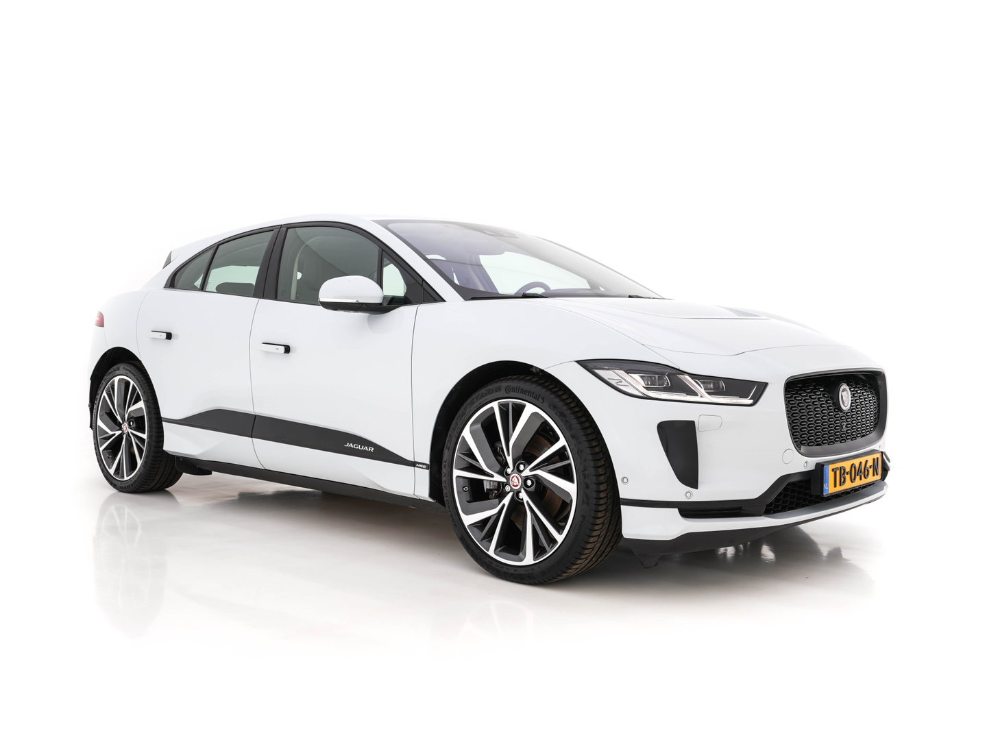 Jaguar I-PACE EV400 HSE First Edition AWD (SoH-91%} (INCL-BTW) Aut. *HEATPUMP | DIGI-COCKPIT | MATRIX-LED | MICROFIBRE | MERIDIAN-AUDIO | TOPVIEW | KEYLESS | LANE-ASSIST | BLINDSPOT | CRUISE | DAB | MEMORY-PACK | CCS-FASTLOADER | SPORTSEATS |