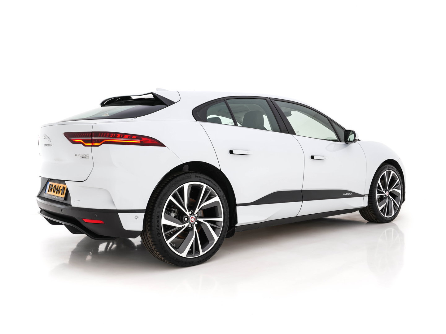 Jaguar I-PACE EV400 HSE First Edition AWD (SoH-91%} (INCL-BTW) Aut. *HEATPUMP | DIGI-COCKPIT | MATRIX-LED | MICROFIBRE | MERIDIAN-AUDIO | TOPVIEW | KEYLESS | LANE-ASSIST | BLINDSPOT | CRUISE | DAB | MEMORY-PACK | CCS-FASTLOADER | SPORTSEATS |