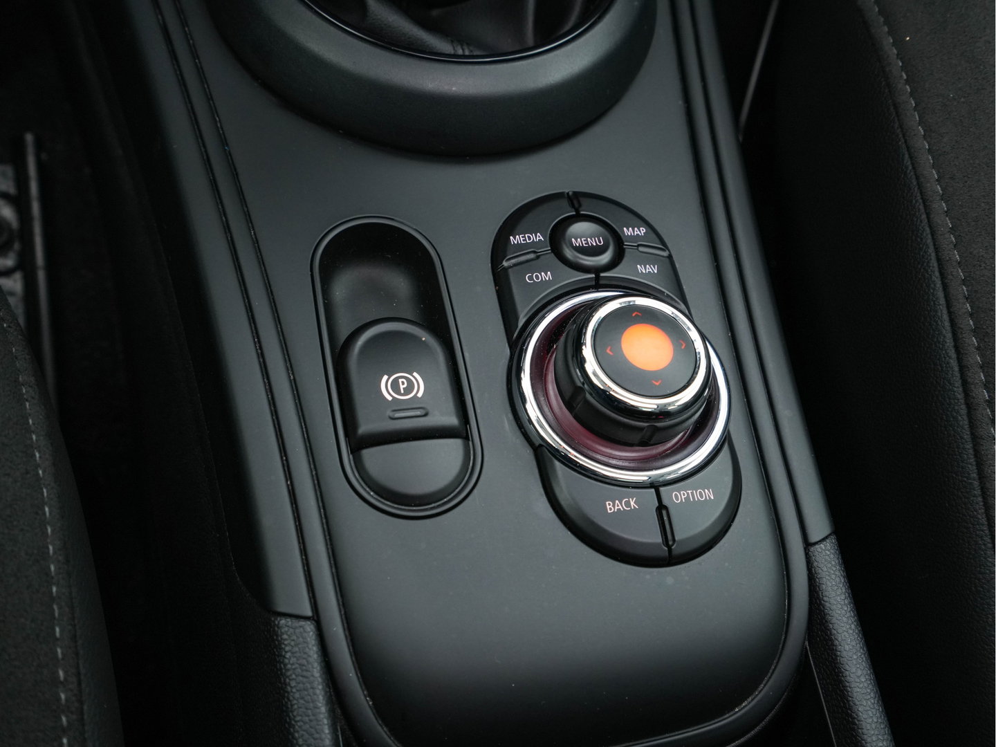 MINI Countryman 2.0 Cooper SE ALL4 (Plug-In) (INCL-BTW) Aut. *PANO | LEATHER-ALCANTARA | HARMAN/KARDON | ADAPTIVE-CRUISE | FULL-LED | KEYLESS | NAVI-FULLMAP | CAMERA | ECC | PDC | SPORTSEATS | AMBIENT-LIGHT | 18"ALU*