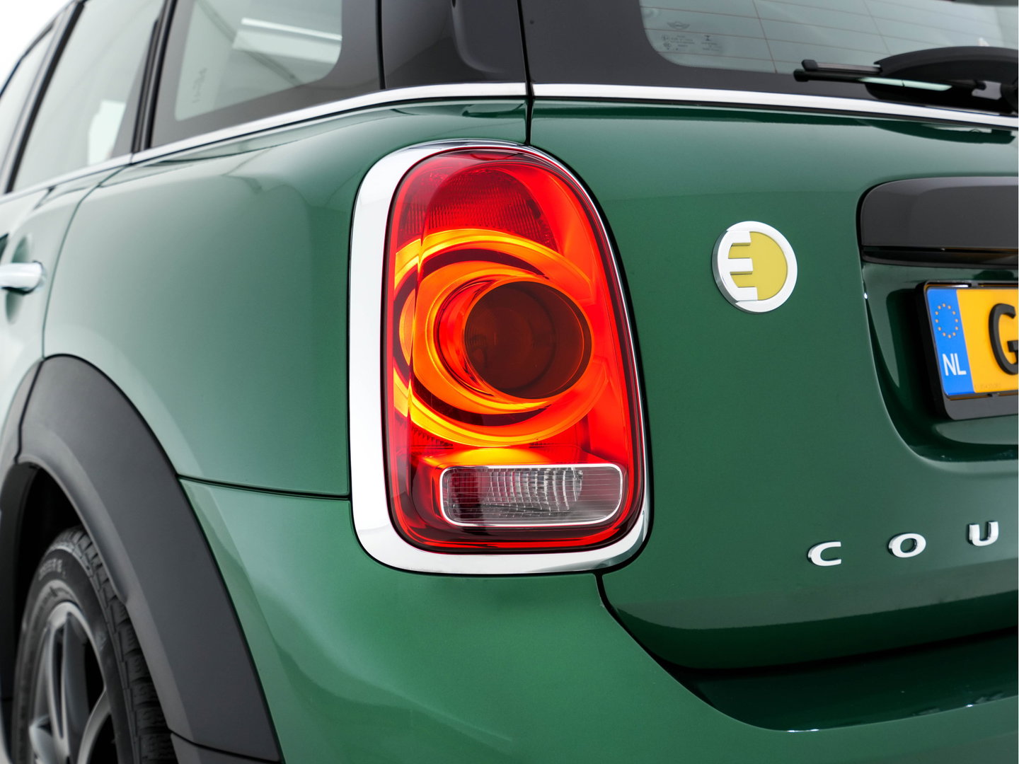 MINI Countryman 2.0 Cooper SE ALL4 (Plug-In) (INCL-BTW) Aut. *PANO | LEATHER-ALCANTARA | HARMAN/KARDON | ADAPTIVE-CRUISE | FULL-LED | KEYLESS | NAVI-FULLMAP | CAMERA | ECC | PDC | SPORTSEATS | AMBIENT-LIGHT | 18"ALU*