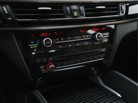 BMW X6 M Sport-Pack Innovation-Pack [ CHIP-TUNING 680-PK/850-Nm ] Aut. *LEATHER | NIGHT-VISION | TOPVIEW | MEMORY-PACK | HARMAN/KARDON-AUDIO | HEAD-UP | SOFT-CLOSE |  BLIND-SPOT | DAB+ | FULL-LED | NAVI-FULLMAP | HEATED-SPORTSEATS | SHIFTPADDLES | 21