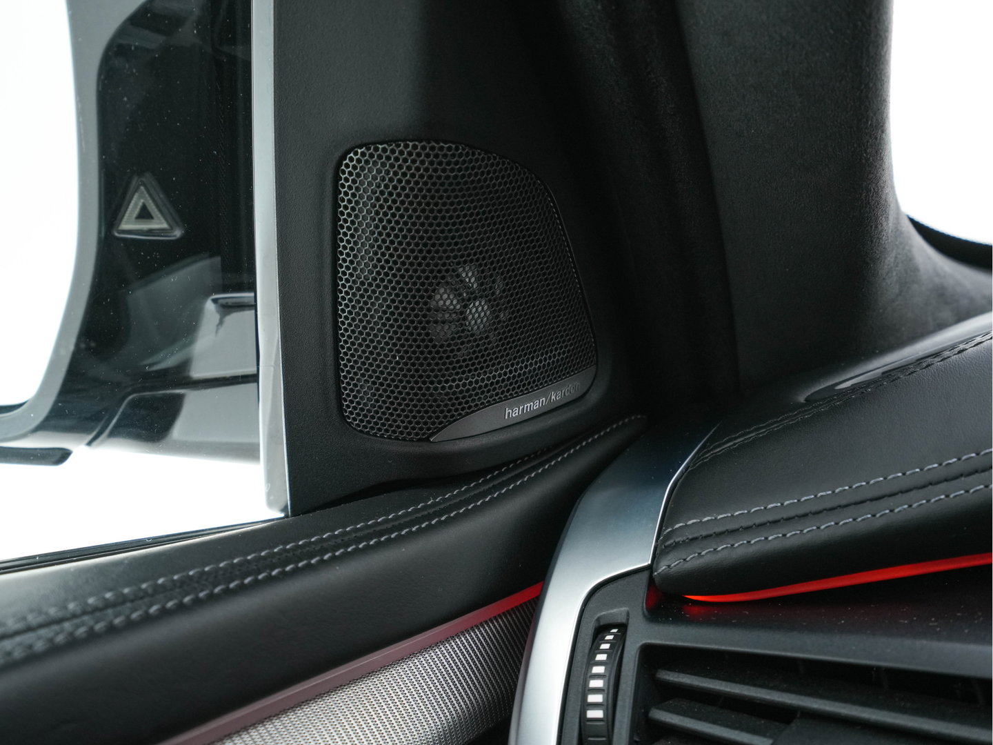BMW X6 M Sport-Pack Innovation-Pack [ CHIP-TUNING 680-PK/850-Nm ] Aut. *LEATHER | NIGHT-VISION | TOPVIEW | MEMORY-PACK | HARMAN/KARDON-AUDIO | HEAD-UP | SOFT-CLOSE |  BLIND-SPOT | DAB+ | FULL-LED | NAVI-FULLMAP | HEATED-SPORTSEATS | SHIFTPADDLES | 21