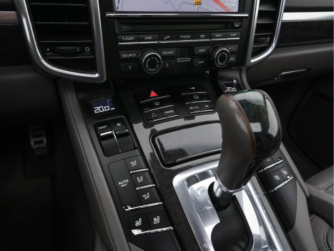 Porsche Cayenne 4.8 Turbo AWD Aut. *PANO | LEATHER | BURMESTER-SURROUND | BI-XENON | MEMORY-PACK | NAVI-FULLMAP | ADAPTIVE-CRUISE | AIR-SUSPENSION | CAMERA | SPORT-SEATS |  20''ALU*