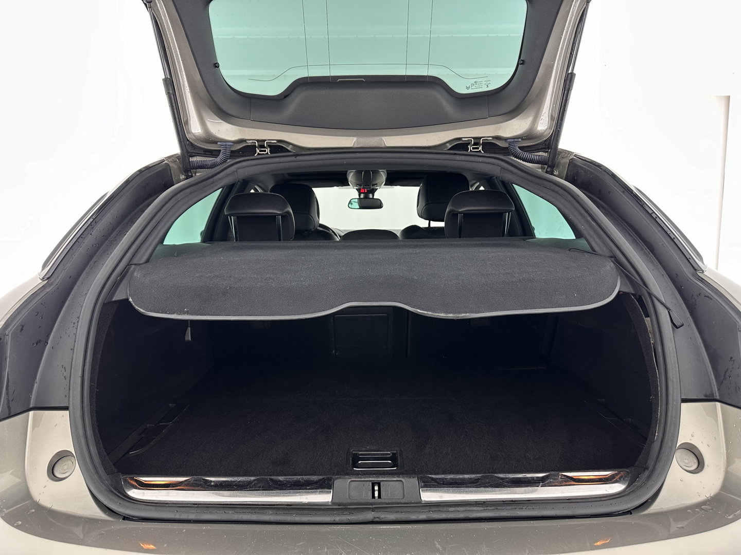 Citroën DS5 2.0 Hybrid4 Business Executive AWD Aut. *PANO | XENON | LEATHER | MEMORY-PACK | NAVI-FULLMAP | KEYLESS | CAMERA | HEAD-UP | MASSAGE | CRUISE | SPORT-SEATS | TOWBAR | 17"ALU*
