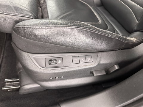 Citroën DS5 2.0 Hybrid4 Business Executive AWD Aut. *PANO | XENON | LEATHER | MEMORY-PACK | NAVI-FULLMAP | KEYLESS | CAMERA | HEAD-UP | MASSAGE | CRUISE | SPORT-SEATS | TOWBAR | 17"ALU*