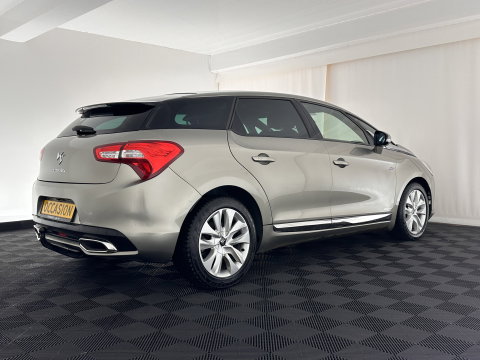 Citroën DS5 2.0 Hybrid4 Business Executive AWD Aut. *PANO | XENON | LEATHER | MEMORY-PACK | NAVI-FULLMAP | KEYLESS | CAMERA | HEAD-UP | MASSAGE | CRUISE | SPORT-SEATS | TOWBAR | 17"ALU*