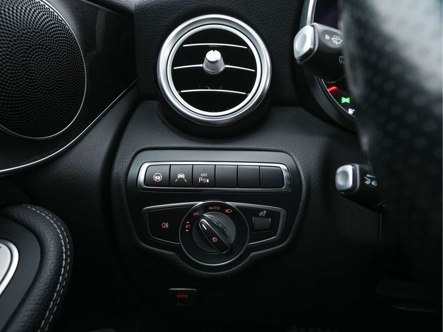 Mercedes-Benz GLC 350e 4MATIC Premium Plus Plug-in Aut. *LEATHER | FULL-LED | BLIND-SPOT | HEATED-SPORTSEATS | CAMERA | KEYLESS | AIR-SUSPENSION | ADAPTIVE-CRUISE | PRIVACY-GLASS | NAVI-FULLMAP | 20''ALU*