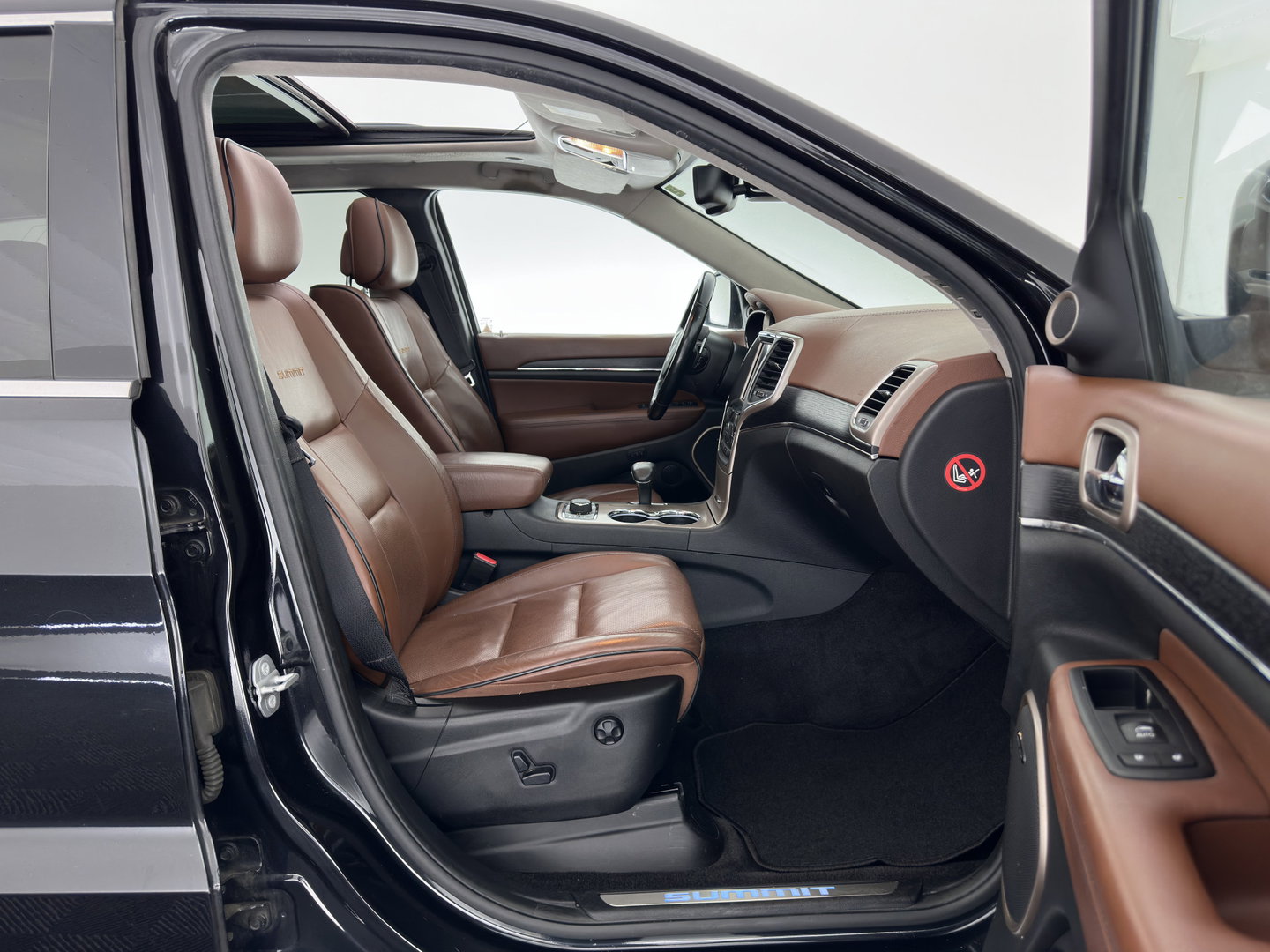Jeep Grand Cherokee 3.0 CRD Summit Aut. *PANO | FULL-LEATHER | XENON | DIGI-COCKPIT | AIR-SUSPENSION | BLIND-SPOT | ADAPTIVE-CRUISE | MEMORY-PACK | CAMERA | KEYLESS | NAVI-FULLMAP | TOWBAR | COMFORT-SEATS | SHIFT-PADDLES | DAB