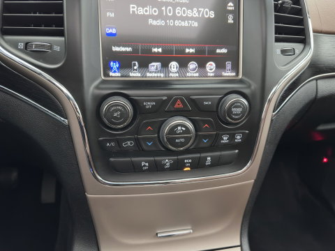 Jeep Grand Cherokee 3.0 CRD Summit Aut. *PANO | FULL-LEATHER | XENON | DIGI-COCKPIT | AIR-SUSPENSION | BLIND-SPOT | ADAPTIVE-CRUISE | MEMORY-PACK | CAMERA | KEYLESS | NAVI-FULLMAP | TOWBAR | COMFORT-SEATS | SHIFT-PADDLES | DAB