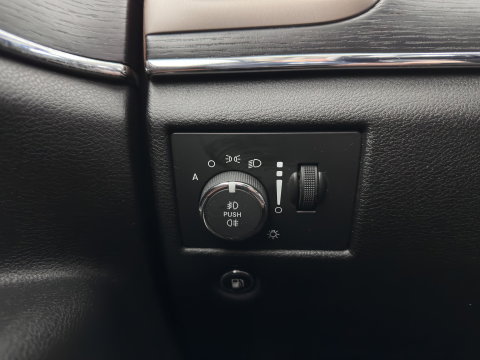 Jeep Grand Cherokee 3.0 CRD Summit Aut. *PANO | FULL-LEATHER | XENON | DIGI-COCKPIT | AIR-SUSPENSION | BLIND-SPOT | ADAPTIVE-CRUISE | MEMORY-PACK | CAMERA | KEYLESS | NAVI-FULLMAP | TOWBAR | COMFORT-SEATS | SHIFT-PADDLES | DAB