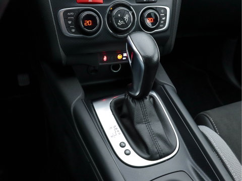 DS DS 4 Crossback 1.6 BlueHDi Business-Pack Aut. *NAVI-FULLMAP | FULL-LED | LEATHER-MICROFIBRE | DAB+ | ECC | PDC | CRUISE | KEYLESS | PRIVACY-GLASS | SPORT-SEATS | TOWBAR | 16"ALU*