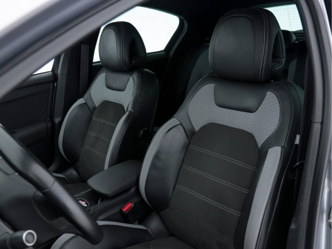 DS DS 4 Crossback 1.6 BlueHDi Business-Pack Aut. *NAVI-FULLMAP | FULL-LED | LEATHER-MICROFIBRE | DAB+ | ECC | PDC | CRUISE | KEYLESS | PRIVACY-GLASS | SPORT-SEATS | TOWBAR | 16"ALU*