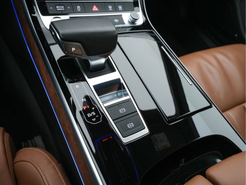 Audi A8 50 TDI Quattro MHEV Aut. *MATRIX-LED | LEATHER | DIGI-COCKPIT | BANG/OLUFSEN | SOFTCLOSE | KEYLESS | MEMORY-SEATS | ADAPTIVE-CRUISE | DAB | CAMERA | ECC | PDC | AIR-SUSPENSION | AMBIENT-LIGHT | ...