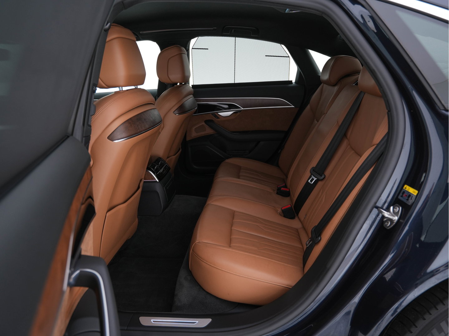 Audi A8 50 TDI Quattro MHEV Aut. *MATRIX-LED | LEATHER | DIGI-COCKPIT | BANG/OLUFSEN | SOFTCLOSE | KEYLESS | MEMORY-SEATS | ADAPTIVE-CRUISE | DAB | CAMERA | ECC | PDC | AIR-SUSPENSION | AMBIENT-LIGHT | ...