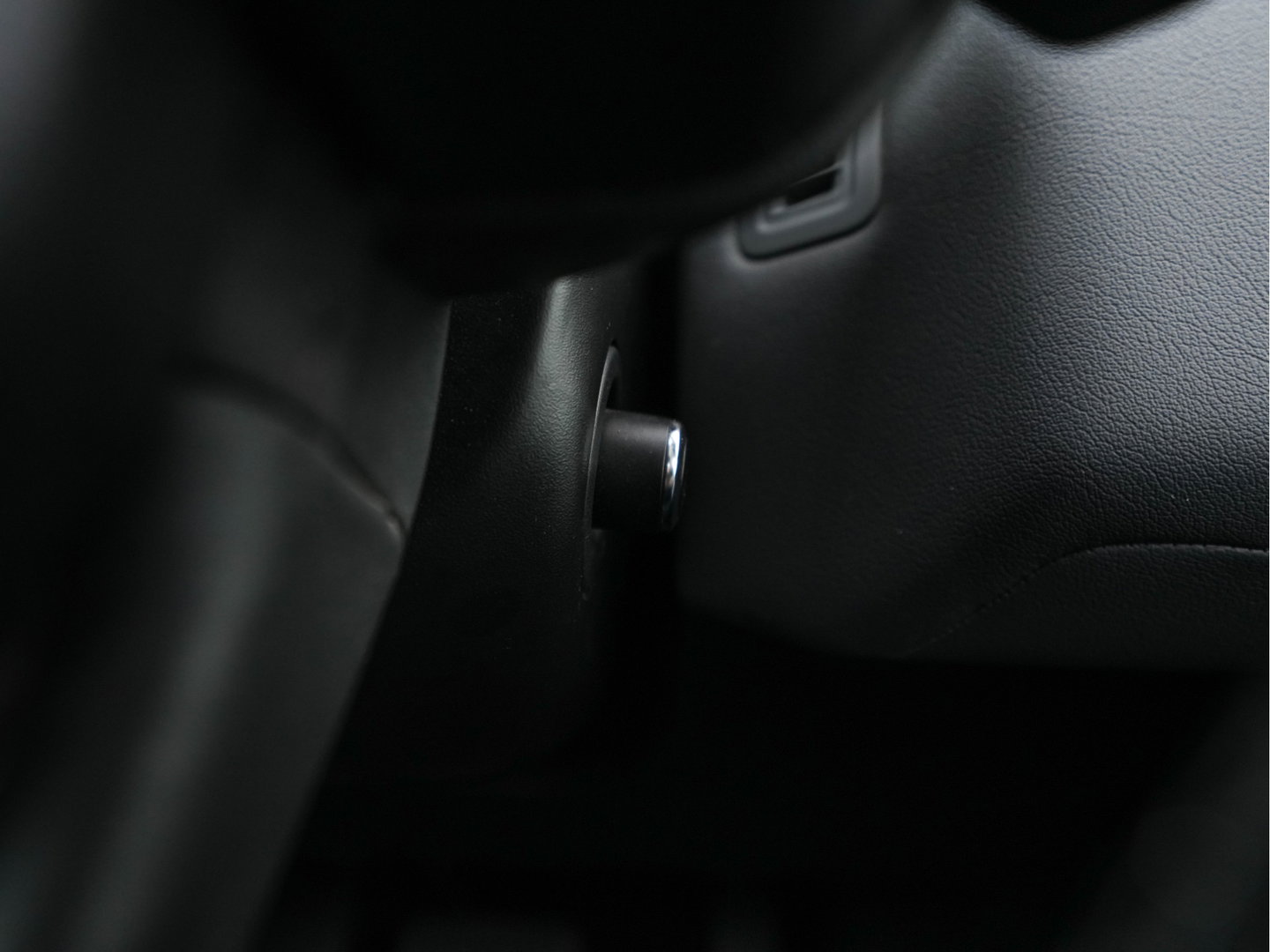 Land Rover Range Rover Sport 3.0 TDV6 HSE Dynamic [ 7-Pers ] Aut. *PANO | LEATHER | BI-XENON | NAVI-FULLMAP | CAMERA | CRUISE | HEAD-UP | MEMORY-PACK | HEATED-COMFORTSEATS | PRIVACY-GLASS | SHIFT-PADDLES | TOWBAR | 20"ALU*