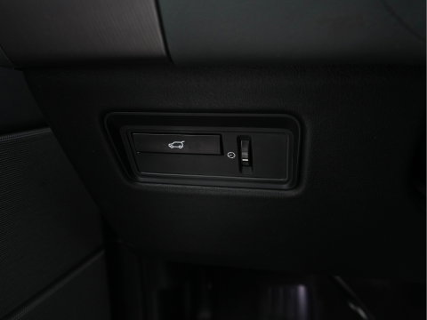 Land Rover Range Rover Sport 3.0 TDV6 HSE Dynamic [ 7-Pers ] Aut. *PANO | LEATHER | BI-XENON | NAVI-FULLMAP | CAMERA | CRUISE | HEAD-UP | MEMORY-PACK | HEATED-COMFORTSEATS | PRIVACY-GLASS | SHIFT-PADDLES | TOWBAR | 20"ALU*